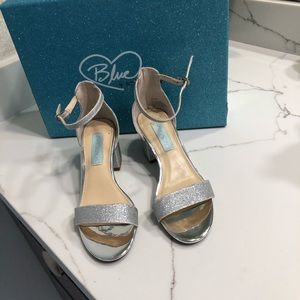 Betsy Johnson Sparkly silver heels